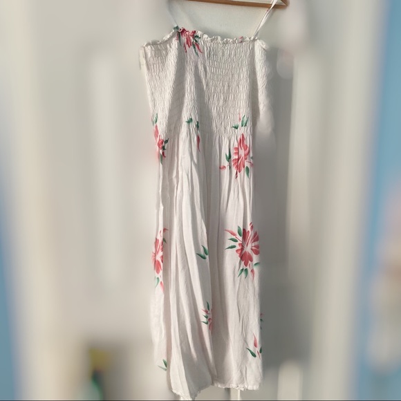 2/$10 - White floral sundress in XL - Picture 4 of 4